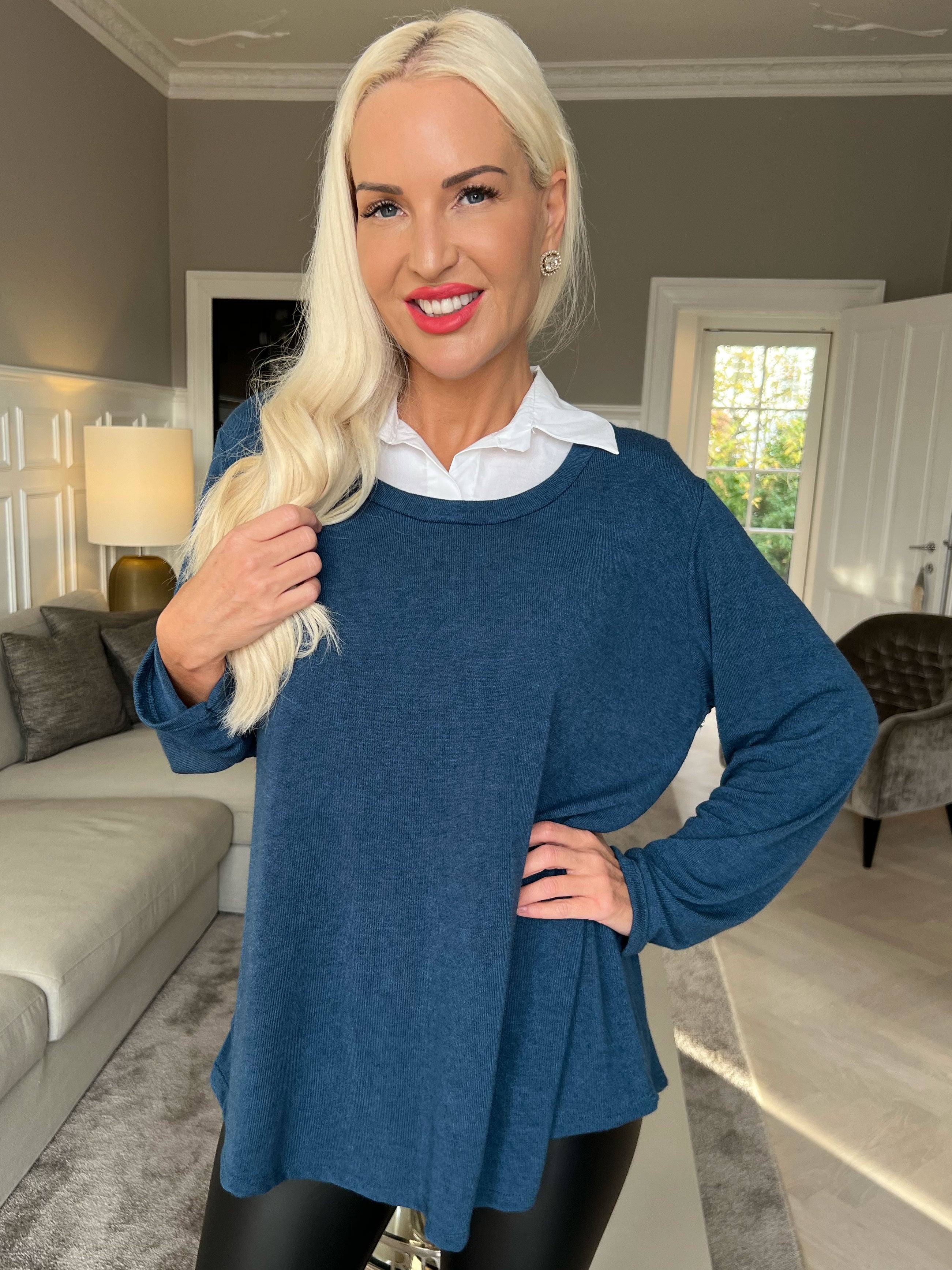 Rita - Härlig mjuk blus med vit skjortkrage